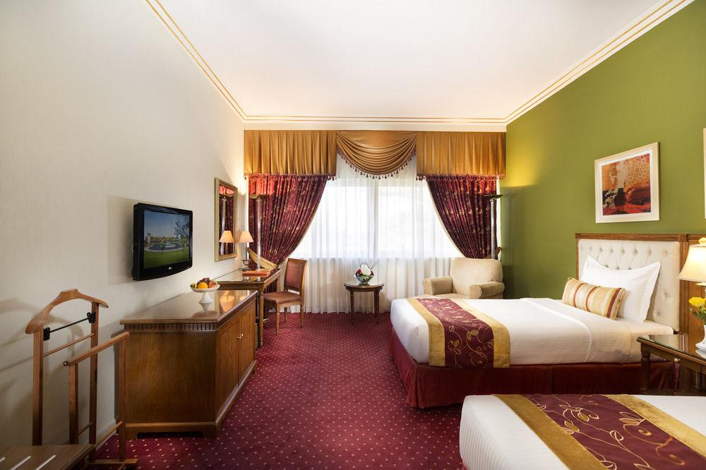 Officers Club & Hotel Αμπού Ντάμπι Εξωτερικό φωτογραφία A room at the hotel