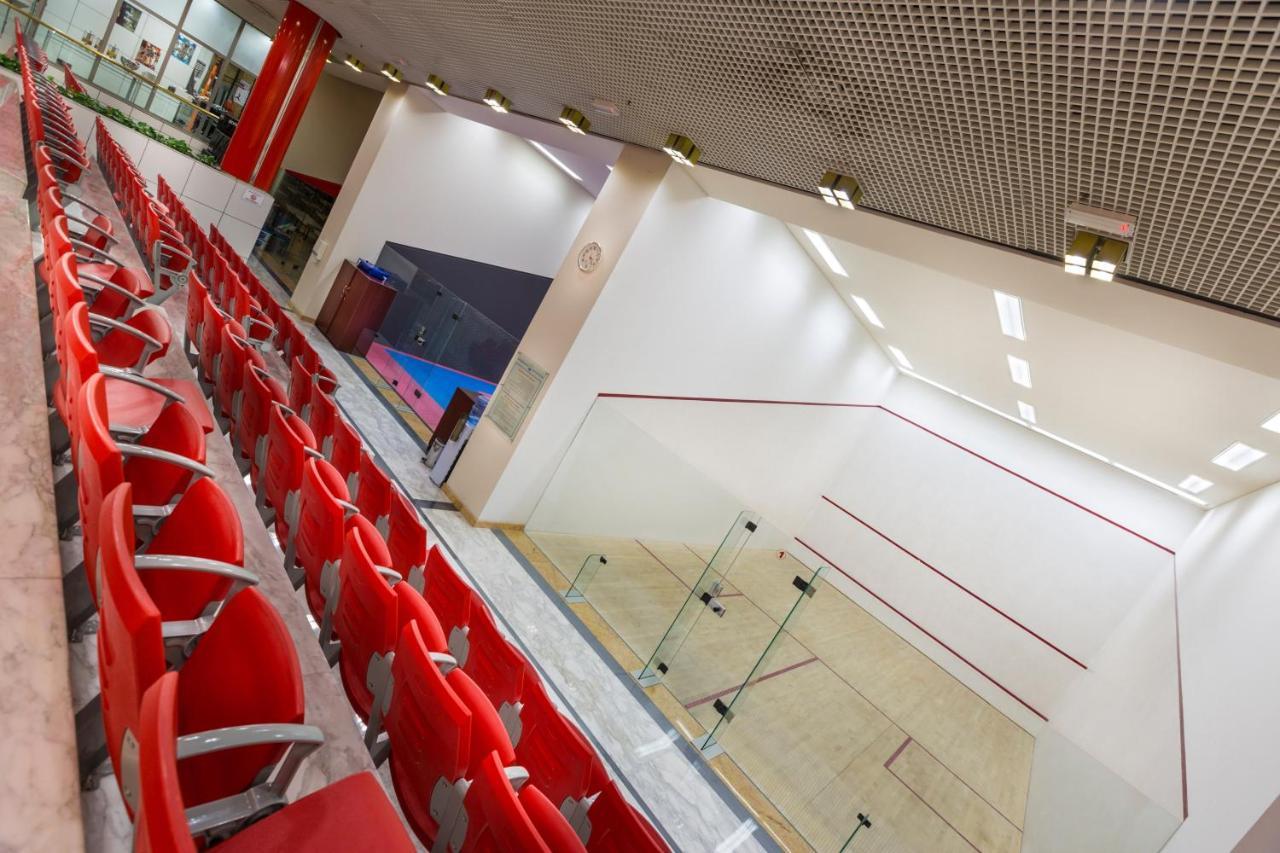Officers Club & Hotel Αμπού Ντάμπι Εξωτερικό φωτογραφία The squash court at the University of Nottingham