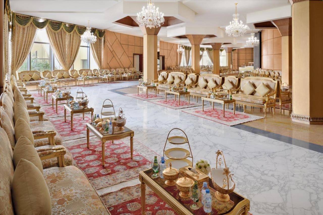 Officers Club & Hotel Αμπού Ντάμπι Εξωτερικό φωτογραφία The Majlis Al Arab Ballroom