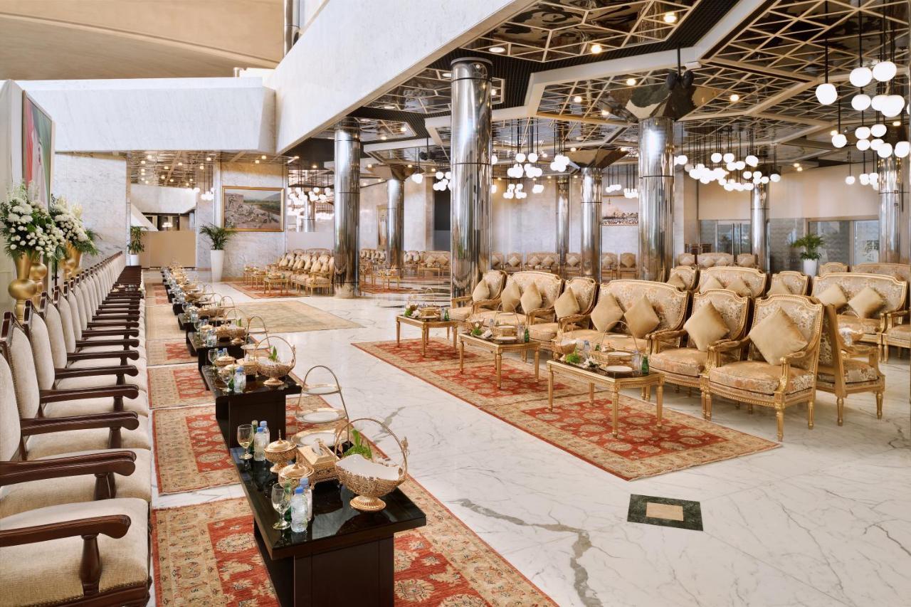 Officers Club & Hotel Αμπού Ντάμπι Εξωτερικό φωτογραφία The Grand Ballroom