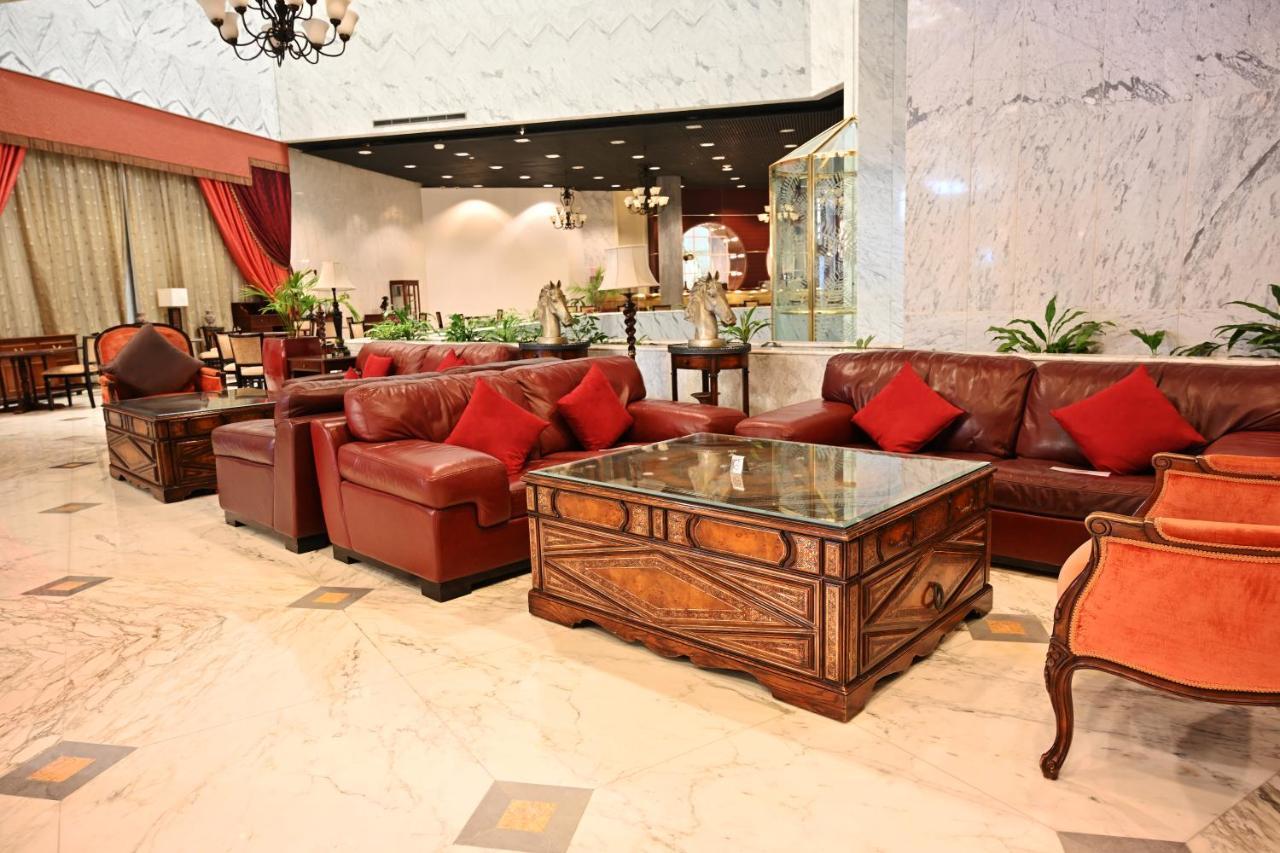 Officers Club & Hotel Αμπού Ντάμπι Εξωτερικό φωτογραφία Lobby
