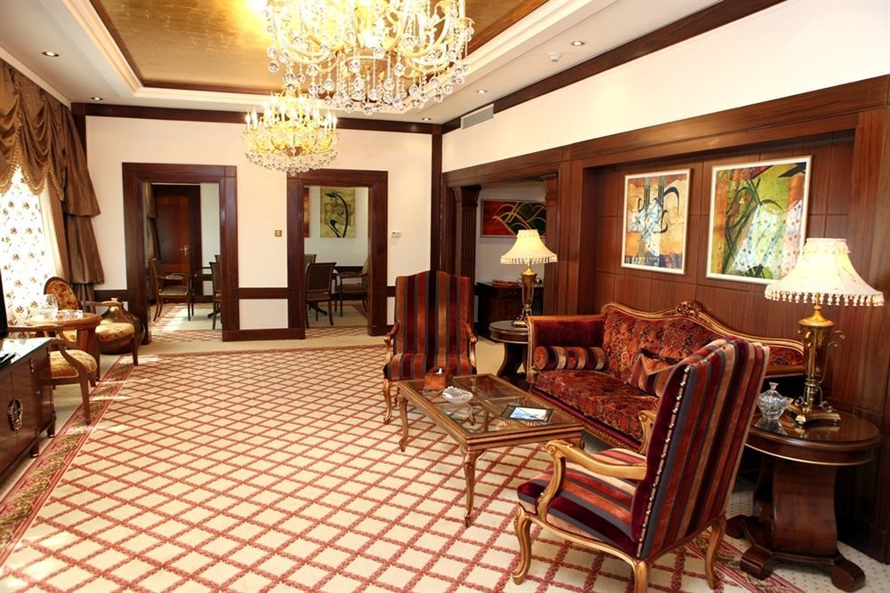 Officers Club & Hotel Αμπού Ντάμπι Εξωτερικό φωτογραφία Interior of the Presidential Suite