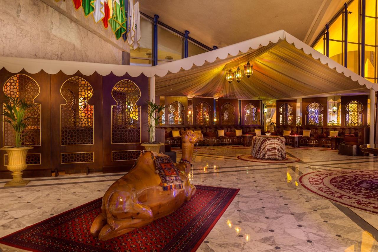 Officers Club & Hotel Αμπού Ντάμπι Εξωτερικό φωτογραφία The lobby of the hotel